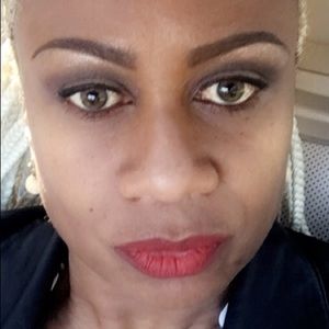 Meet your Posher, Carla